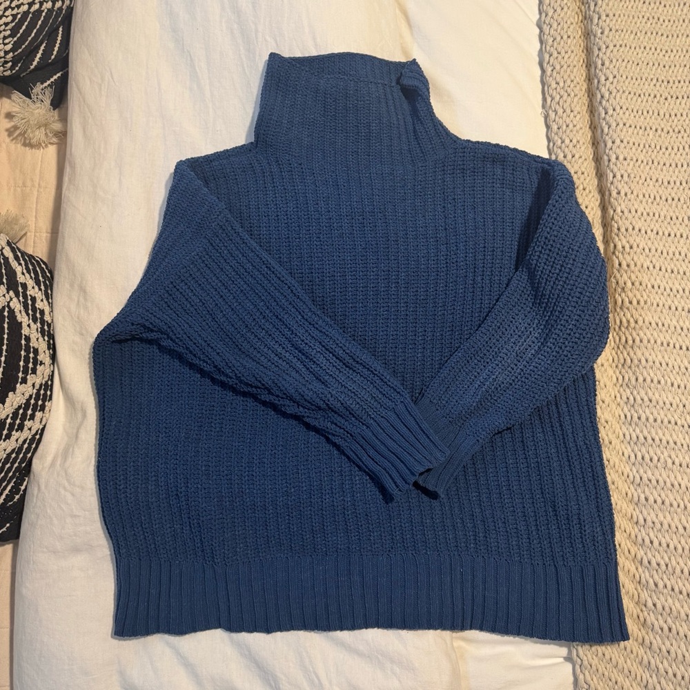 Aerie Turtleneck Sweater Size Small
